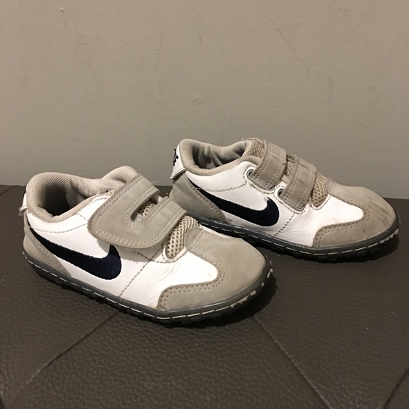 nike velcro toddler shoes